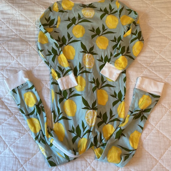 🍋NWOT Milkbarn pjs with lemon print - Picture 4 of 4